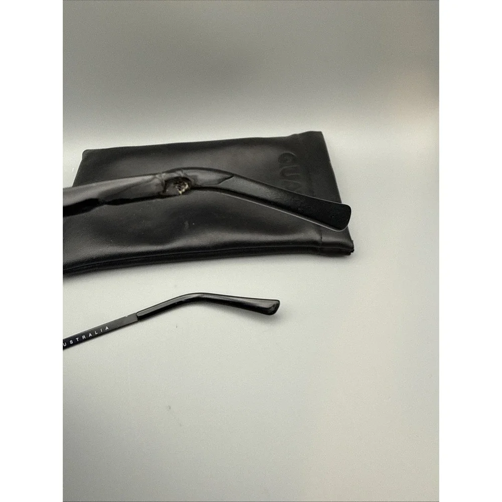QUAY Australia Vivienne AuthenticOversized Aviator Sunglasses Black Smoke & Case